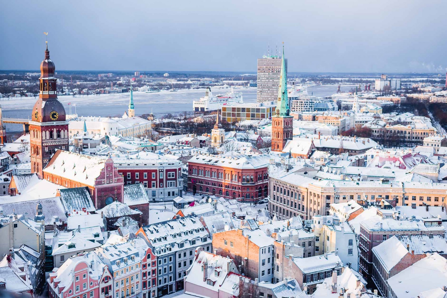 Vista di Riga dall'alto in inverno